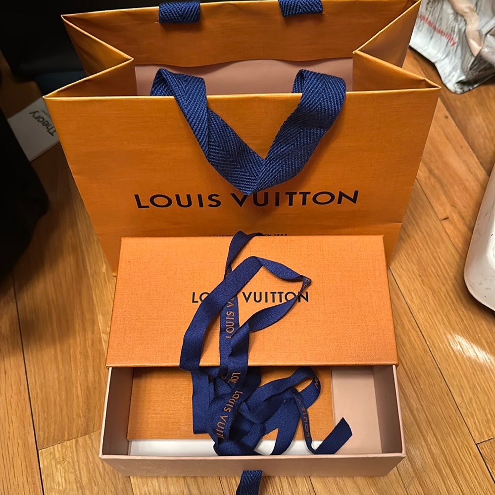 Louis Vuitton sunglasses cardboard case, ribbon, booklet and shopping bag